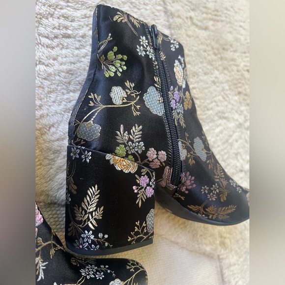 Anthropologie Bar III Heeled Black Brocade Ankle Boots Booties Floral Satin 9 10 - Picture 3 of 14